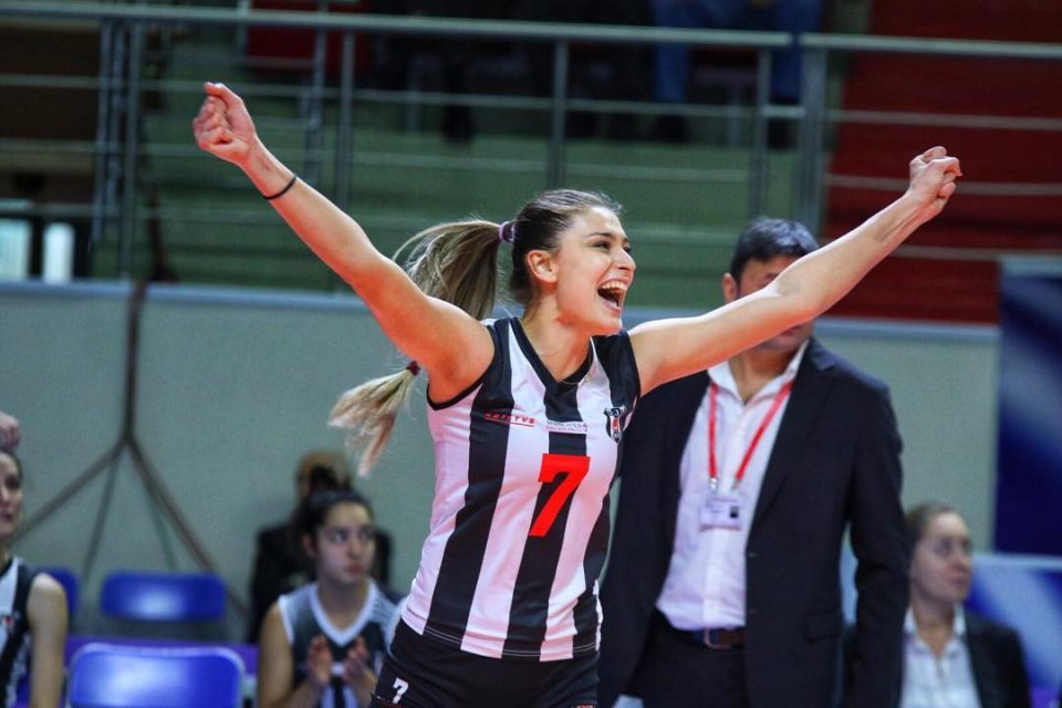 Fatma Beyaz, Kale 1957 Spor'da - Voleybol Plus
